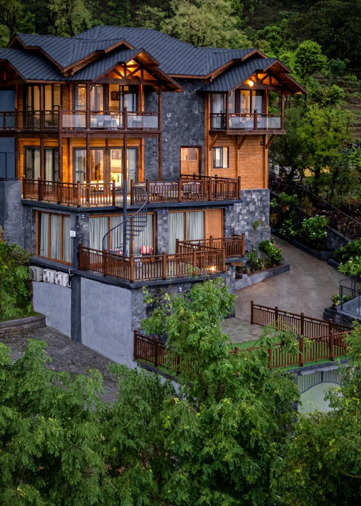Ama Stays & Trails Kashi House, Rishikesh Exterior photo